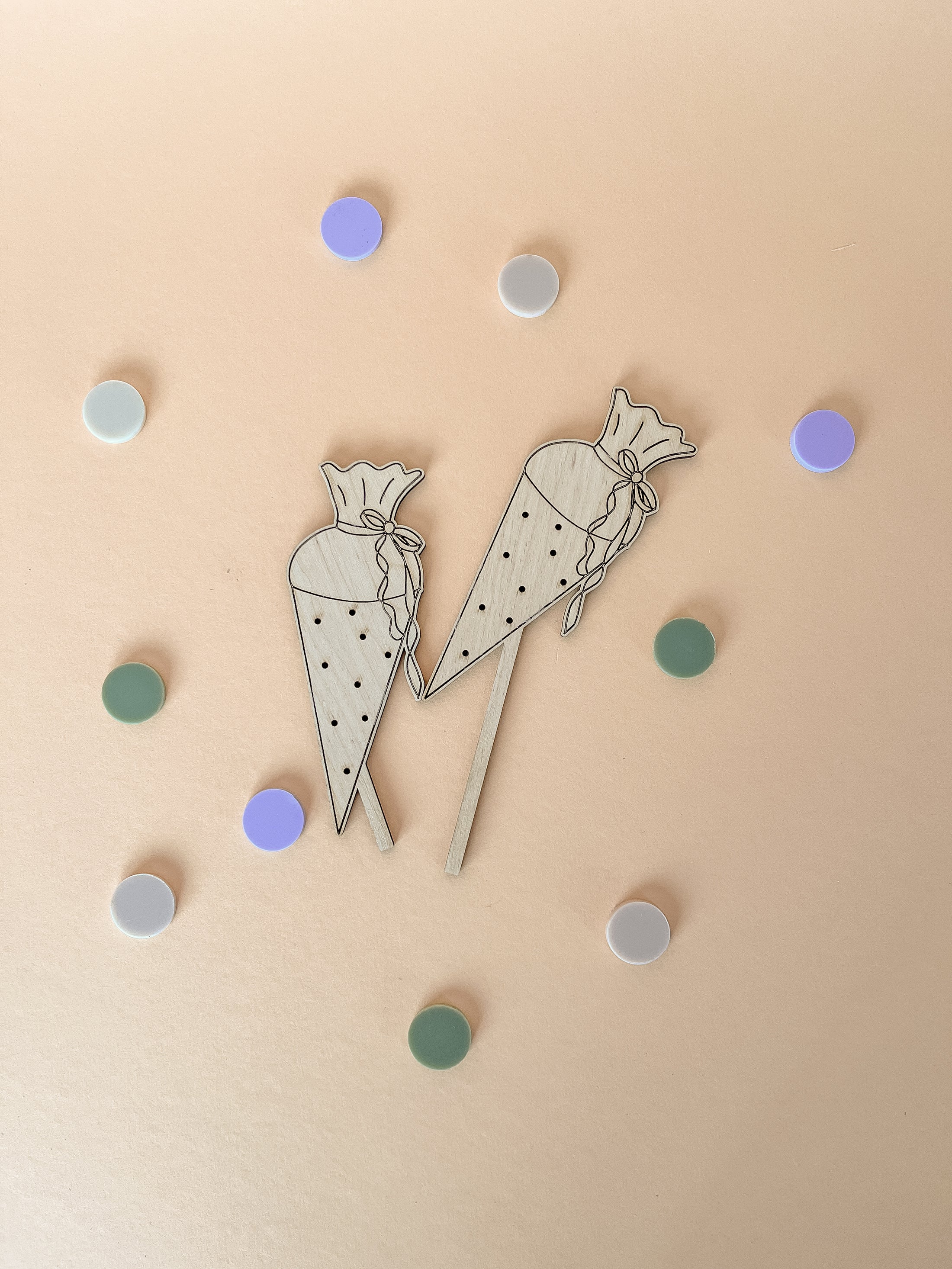 Motivstecker Schultüte Punkte | Aus Holz oder Acryl  | Tortendeko zur Einschulung