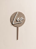 Bild in Galerie-Betrachter laden, Cake Topper / Motivstecker Name 3D Leo-Look