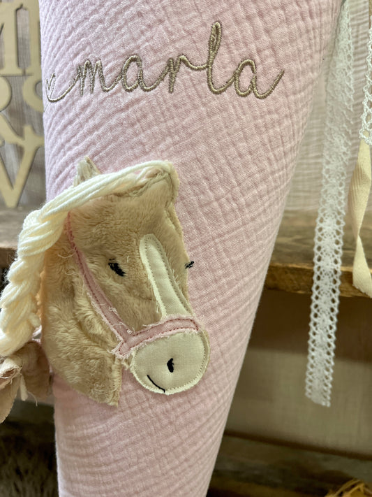 SALE% Schultüte PFERD - Hellrosa / Regenbogentüll mit Name „MARLA“