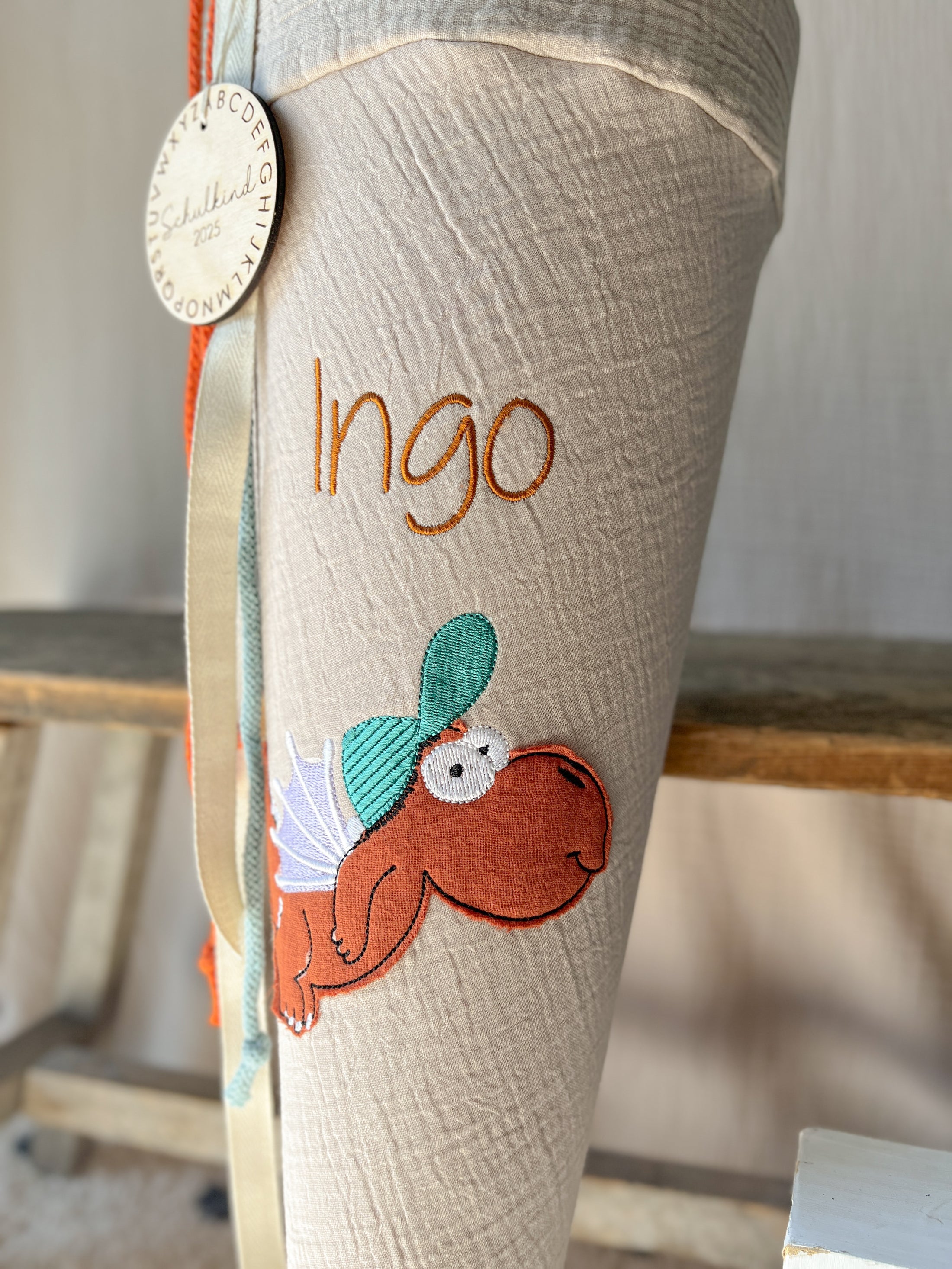 Schultüte KLEINER DRACHE KOKOSNUSS | Musselin in freier Farbwahl | optional mit Namensstickerei