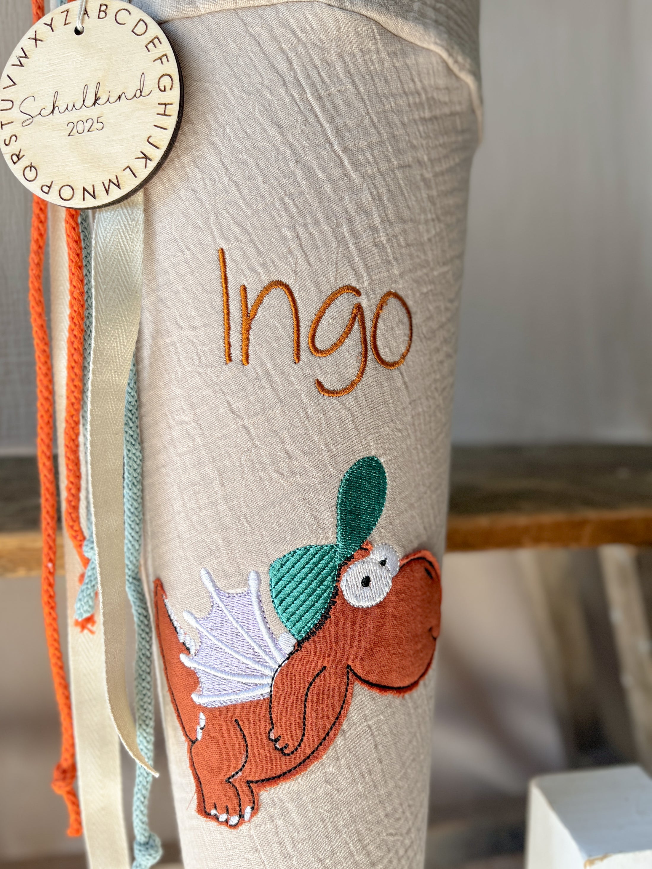 Schultüte KLEINER DRACHE KOKOSNUSS | Musselin in freier Farbwahl | optional mit Namensstickerei