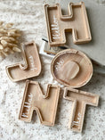 Bild in Galerie-Betrachter laden, Spardose Monogramm mit Name aus Holz