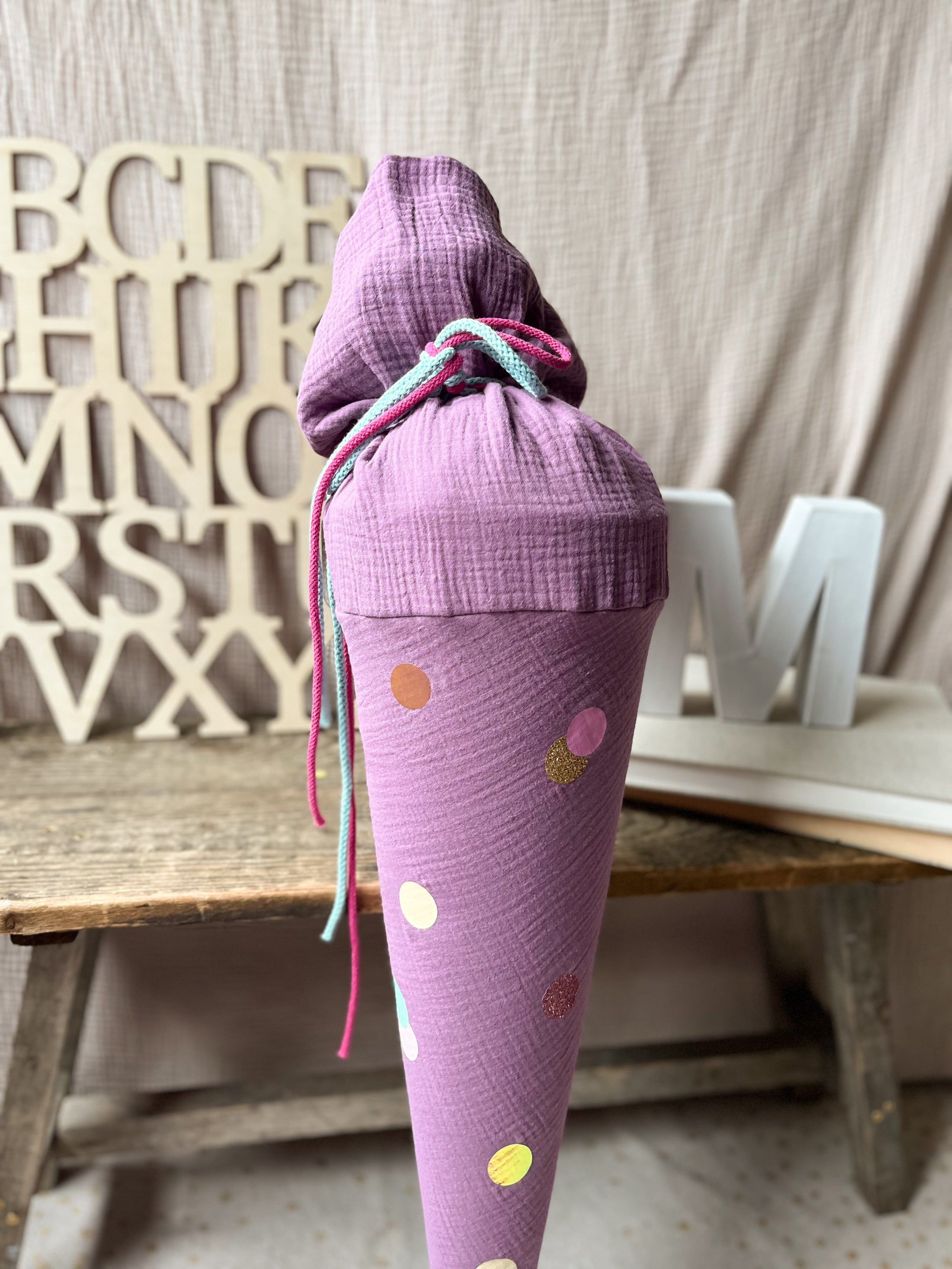 Schultüte Musselin Beere mit bunten Punkten