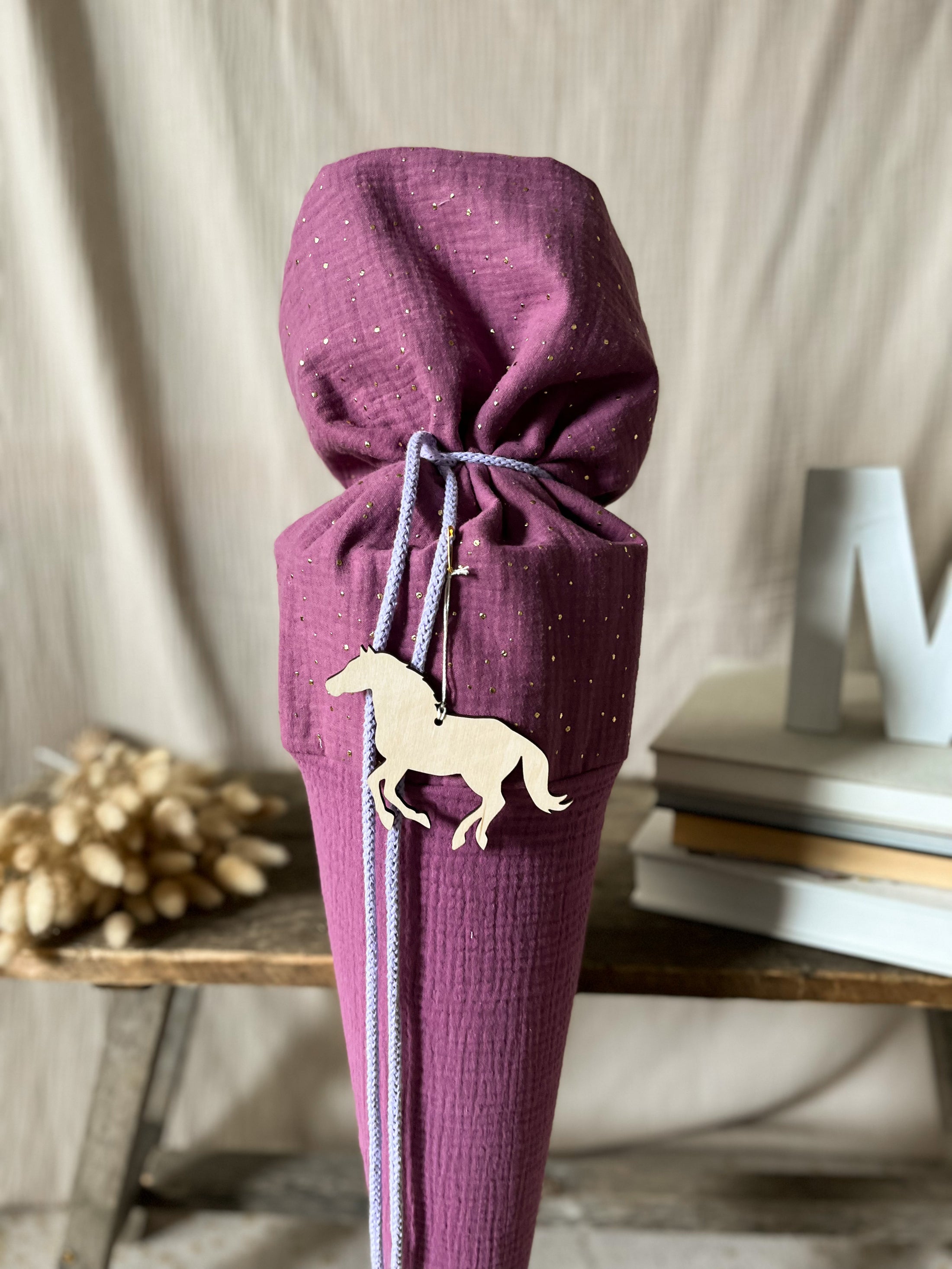 Schultüte Musselin Beere mit und goldenen Punkten