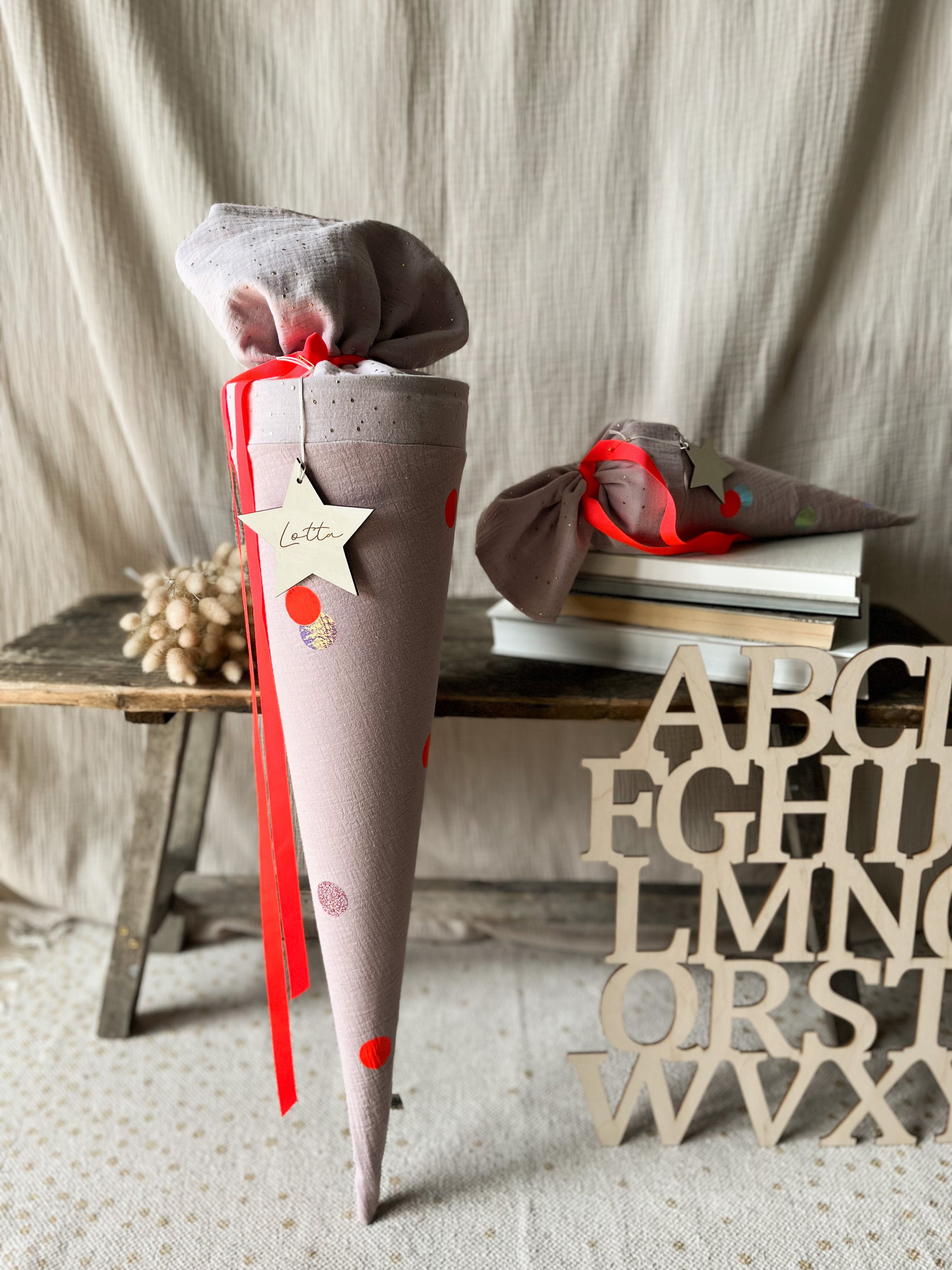 Schultüte Musselin NEON Punkte in Koralle