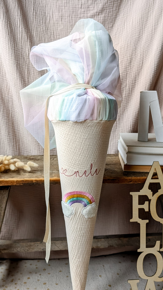 Schultüte Regenbogen mit Wolken aus Kuschelfell | Musselin Natur | Optional mit Name
