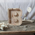 Bild in Galerie-Betrachter laden, Spardose Monogramm mit Name aus Holz