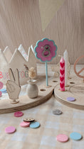 Bild in Galerie-Betrachter laden, Cake Topper Motivstecker Hippie Girl Power Groovey Sommer