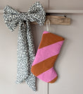Bild in Galerie-Betrachter laden, Nikolausstiefel Patchwork Zimt | Magenta Pink