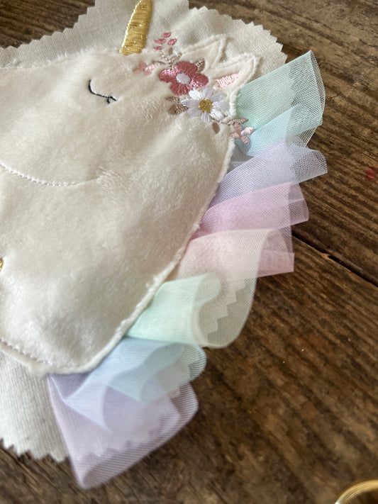 Applikation Aufnäher BOHO Einhorn / Patch mit Kuschlfell, Blumenkrone und Einhorn