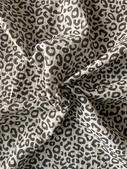 Musselinstoff Leoprint Schwarz-Sand | 100% Baumwolle | hejMARY Eigenproduktion