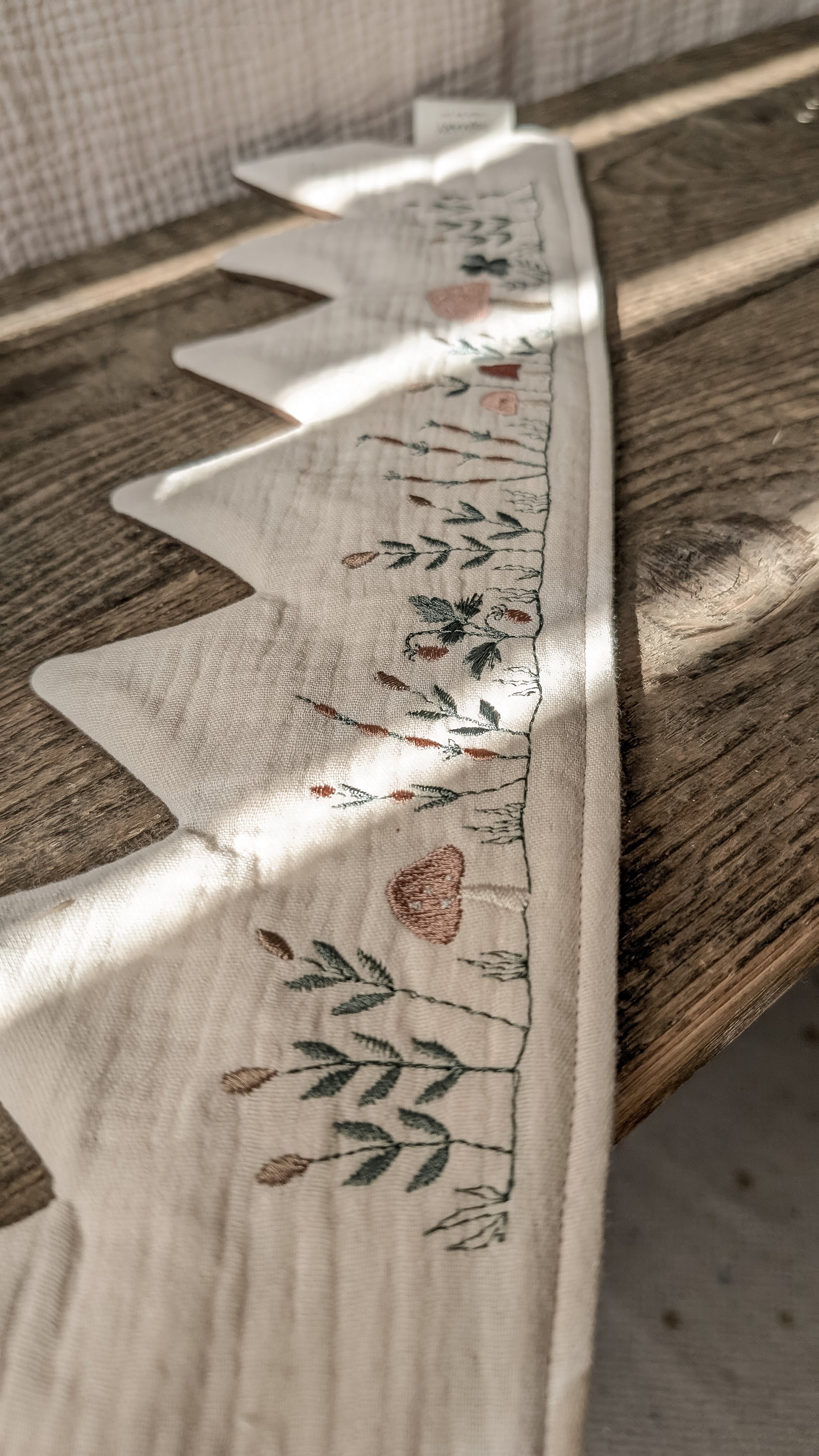 Geburtstagskrone Musselin Herbstwiese Beige/ Braun kariert
