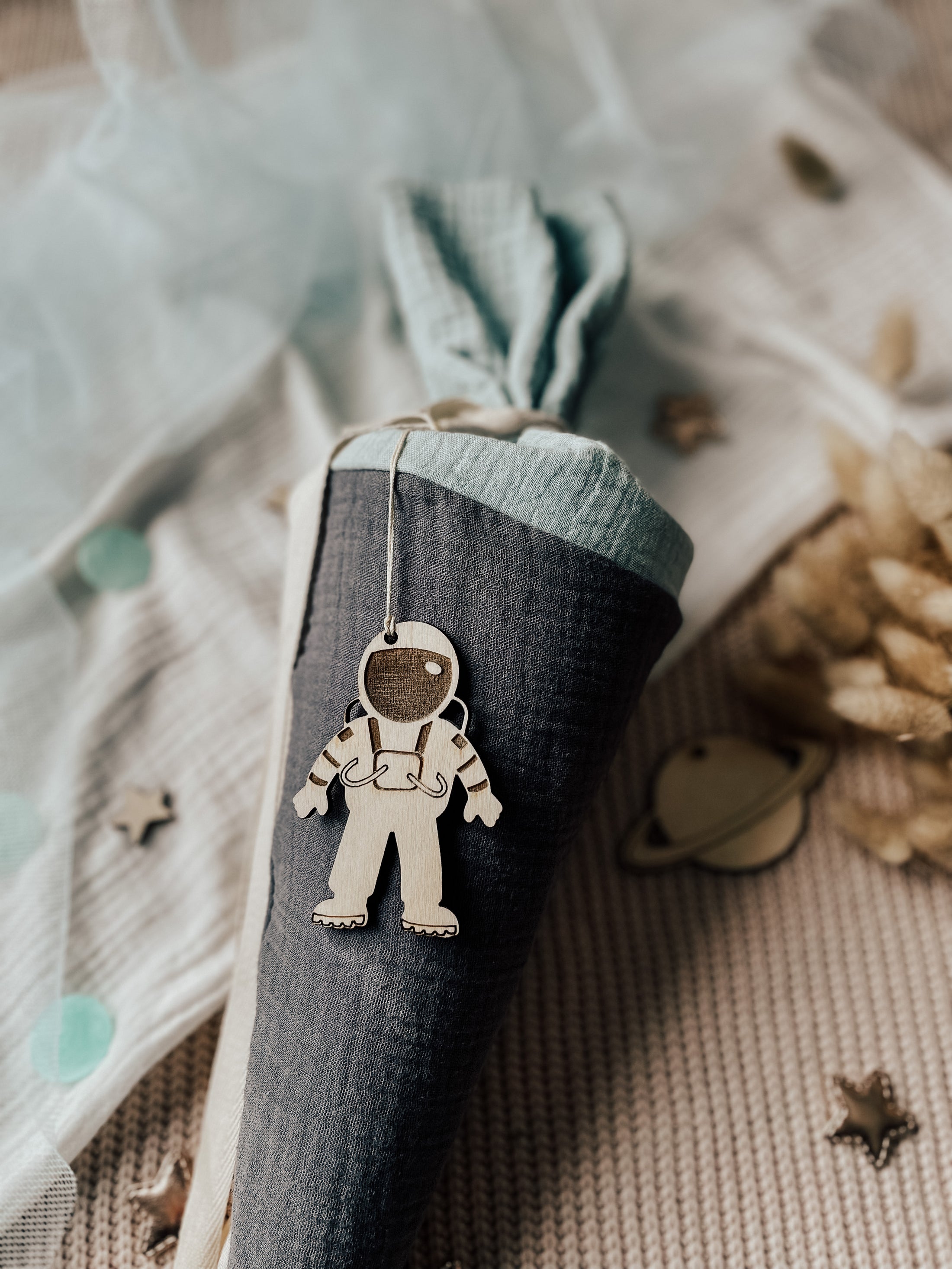 Holzanhänger Astronaut