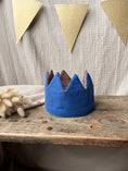 Bild in Galerie-Betrachter laden, Geburtstagskrone mit Royalblau mit Karo
