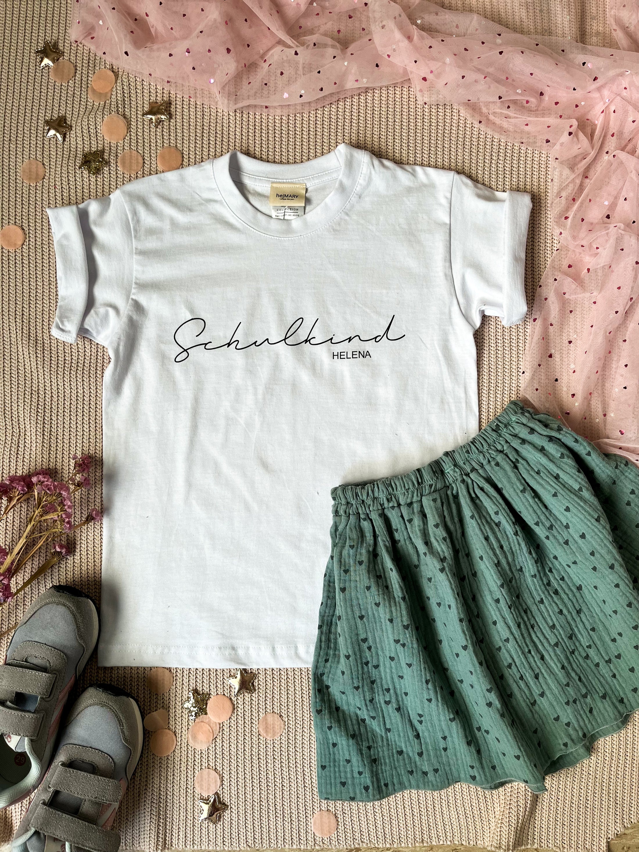 Shirt SCHULKIND weiß mit schwarzer Schrift