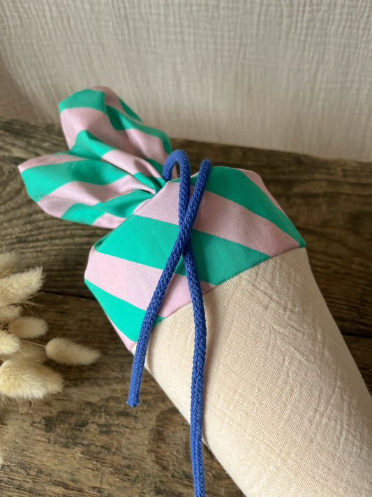 Kita-Tüte / Geschwistertüte Musselin Vanille - Grün-Rosa gestreift | Kordel in Royalblau