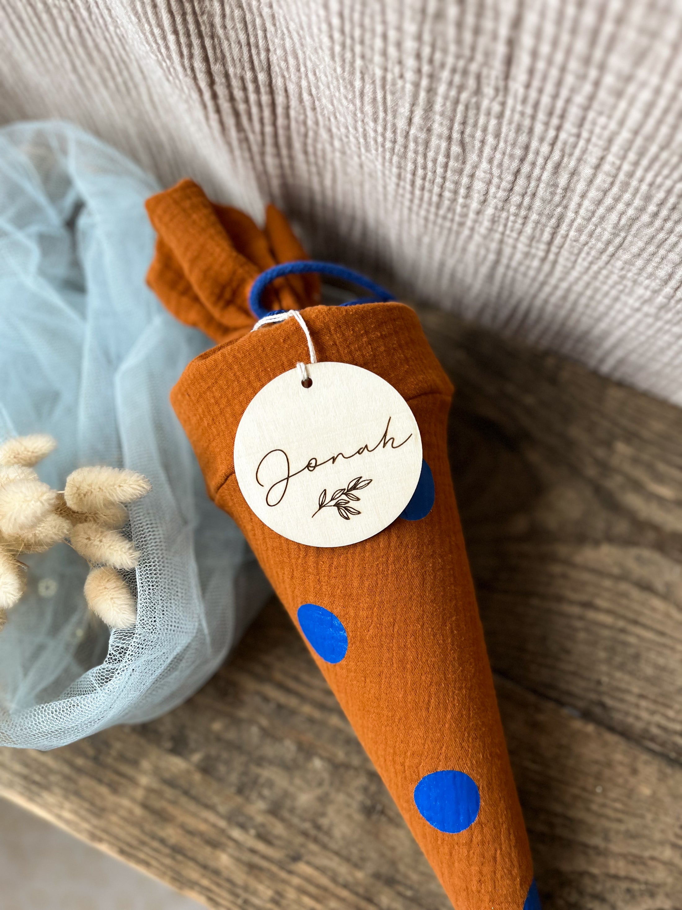 Kita-Tüte / Geschwistertüte Musselin mit Punkten in Royal Blau