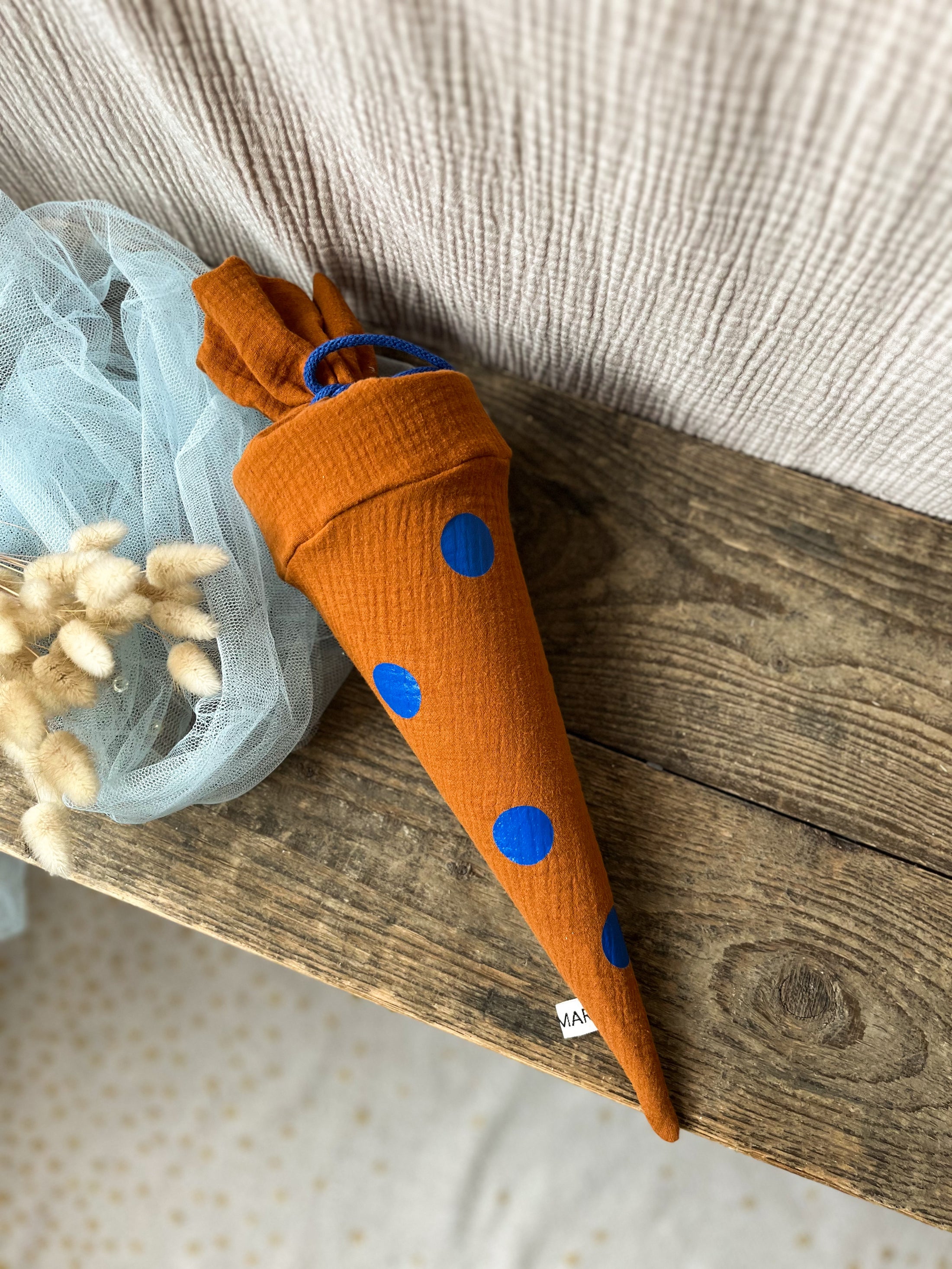 Kita-Tüte / Geschwistertüte Musselin mit Punkten in Royal Blau
