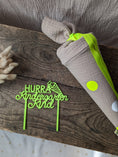 Bild in Galerie-Betrachter laden, Cake Topper HURRA Kindergartenkind bunt
