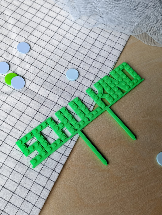 Cake Topper im Baustein Look Schulkind