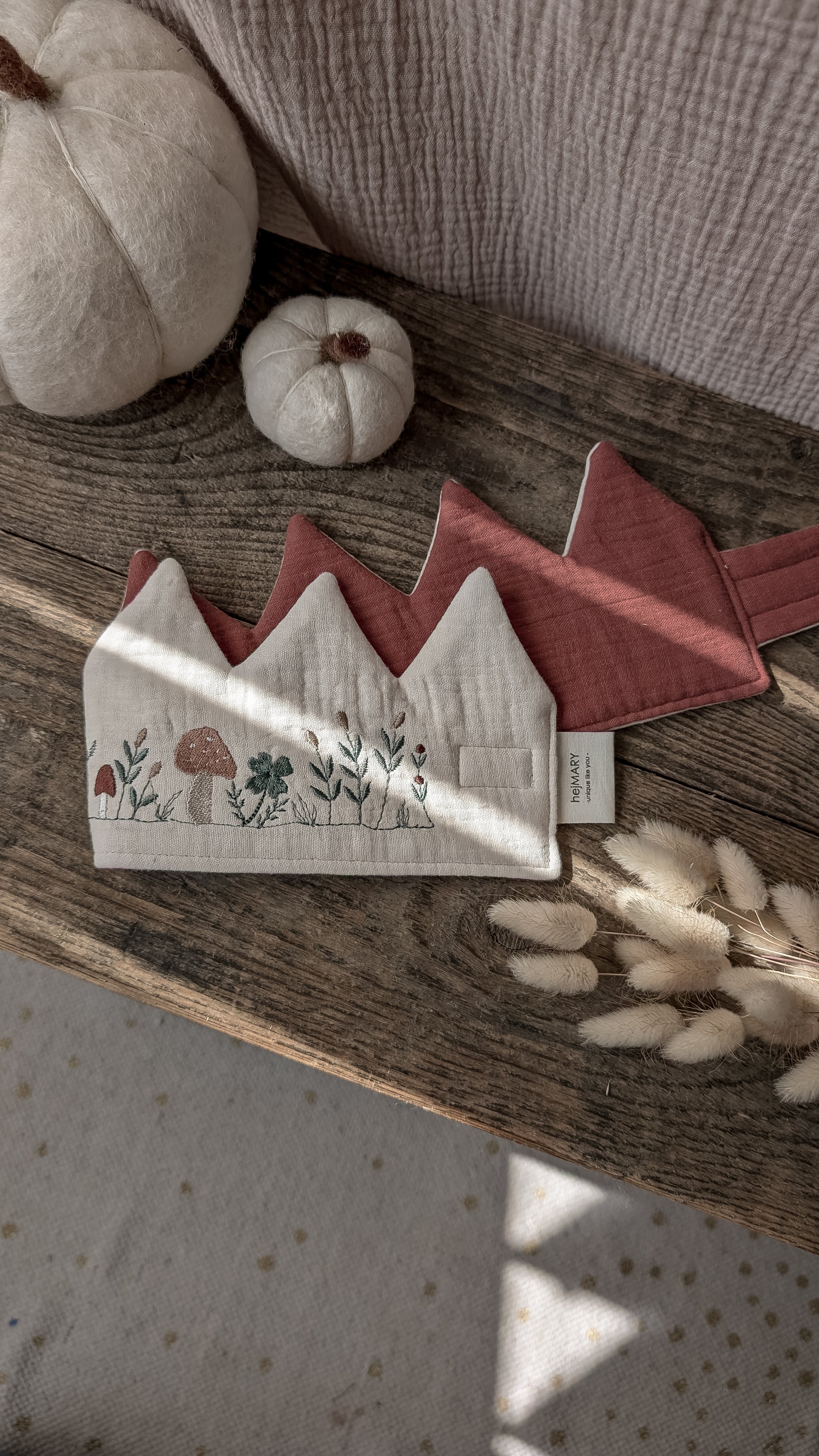 Geburtstagskrone Musselin Herbstwiese Natur Brauntöne | Innenstoff Ruby