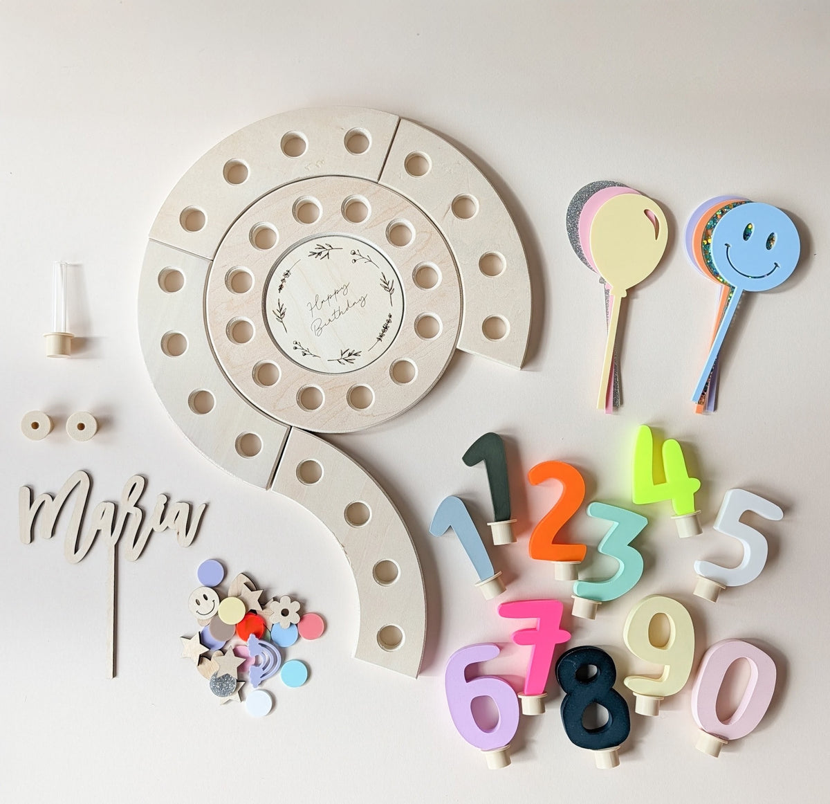Geburtstagskranz 2.0 *STARTER SET* Zufallsfarben | mit Name & Zahlen | Gratis Motivstecker Smiley oder Ballon