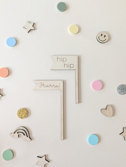 Motivstecker Set Mini Fähnchen | hip hip Hurra | Aus Holz | Tischdeko oder Cake Topper