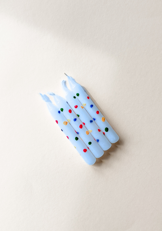 Kerze Hellblau mit bunten Punkten | für Geburtstagskranz | Geburtstagskerze