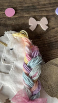 Video in Galerie-Betrachter laden und wiedergeben, Aufnäher Pegasus REGENBOGEN | Einhorn Applikation
