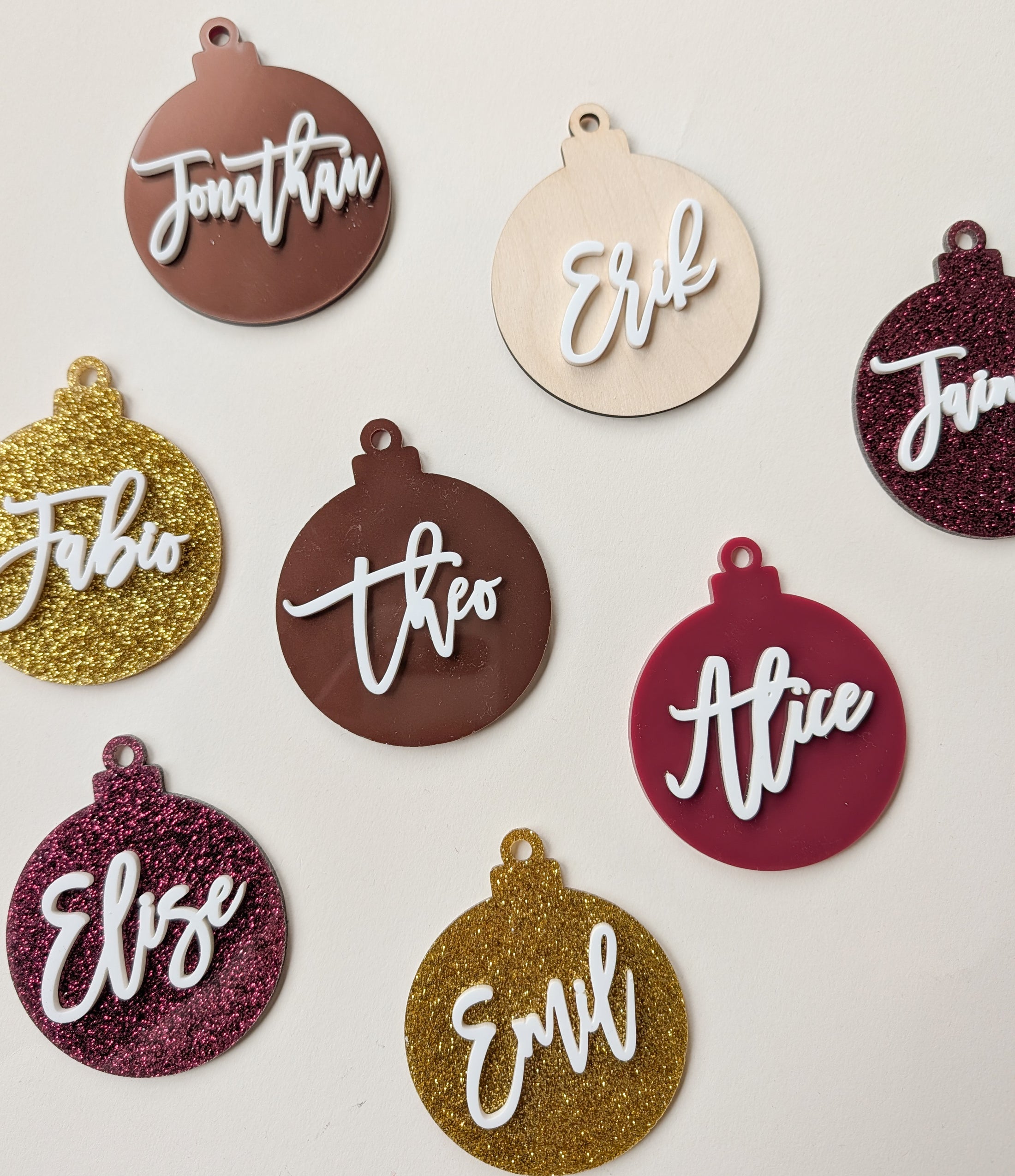 Christbaumkugel Anhänger mit Name | Geschenkanhänger | personalisierter Anhänger aus Acryl