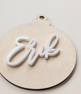 Bild in Galerie-Betrachter laden, Christbaumkugel Anhänger mit Name | Geschenkanhänger | personalisierter Anhänger aus Acryl
