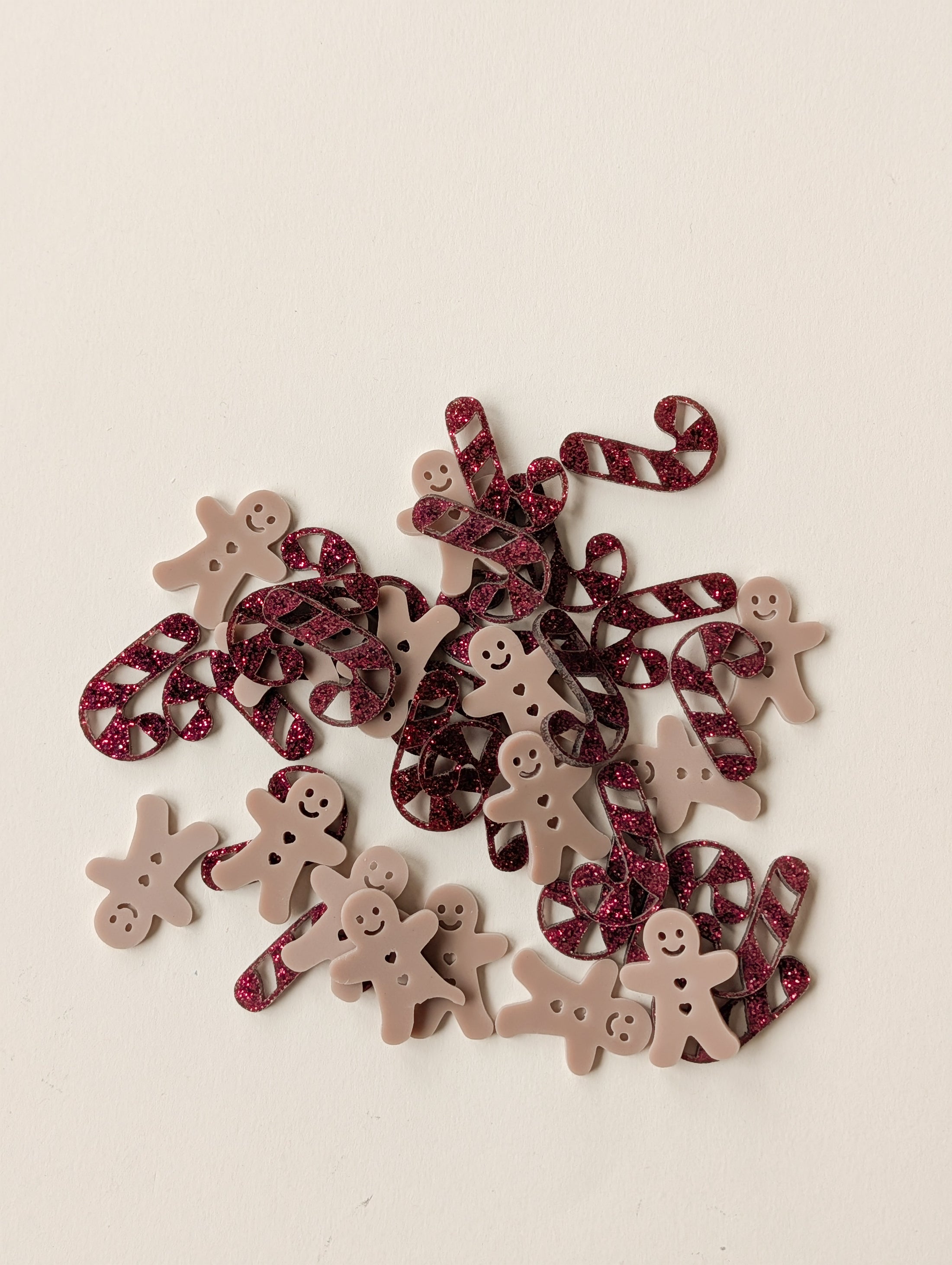 Nachhaltiges Weihnachtskonfetti-Mix | Bunt oder natürlich | 40 Teile im Mix | Streudeko Weihnachten