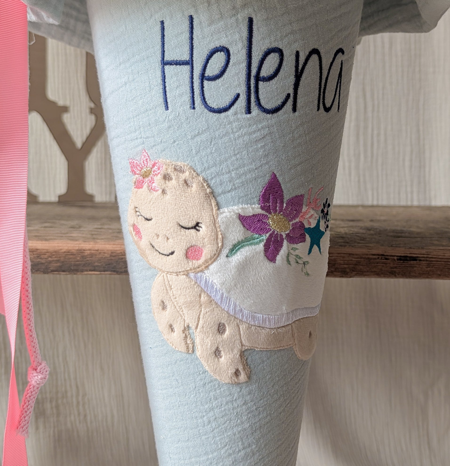 Schultüte Schildkröte Kuschelfell mit Blumen Applikation